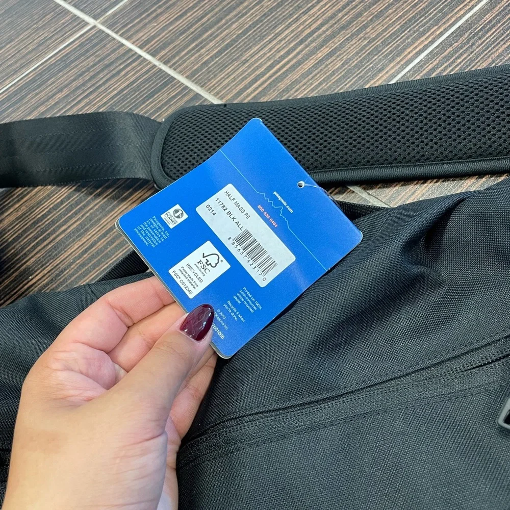 NWT Patagonia 15” Laptop Bag